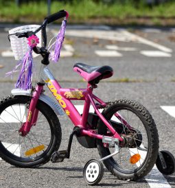 Rowerki trójkołowe dla dzieci – co warto o nich wiedzieć?